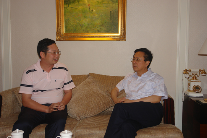 2009年7月1日，全國人大常委會副委員長、民建中央主席陳昌智在廈門調研時，親切接見蘇慶燦
